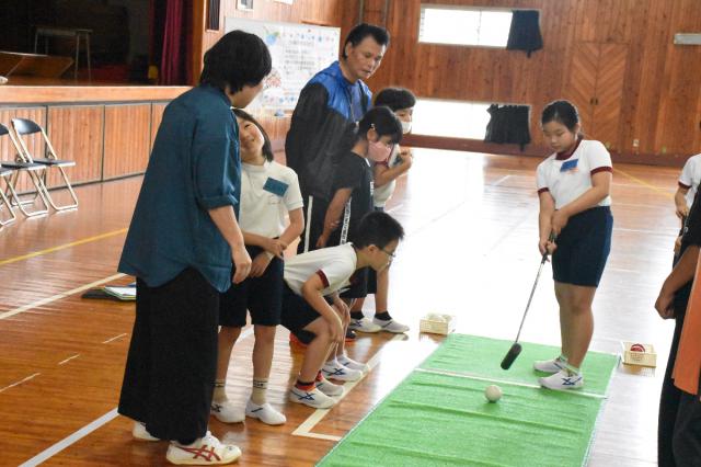 明道小児童と聴覚障害者 楽しく交流　都城